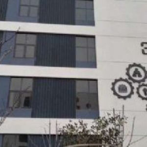 .50年国有大产权，有房本园区生活设施配套齐全，可享受政府优