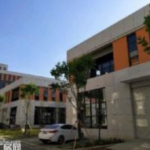 单层厂房出售，层高8米，首付两成，特价2500元起！